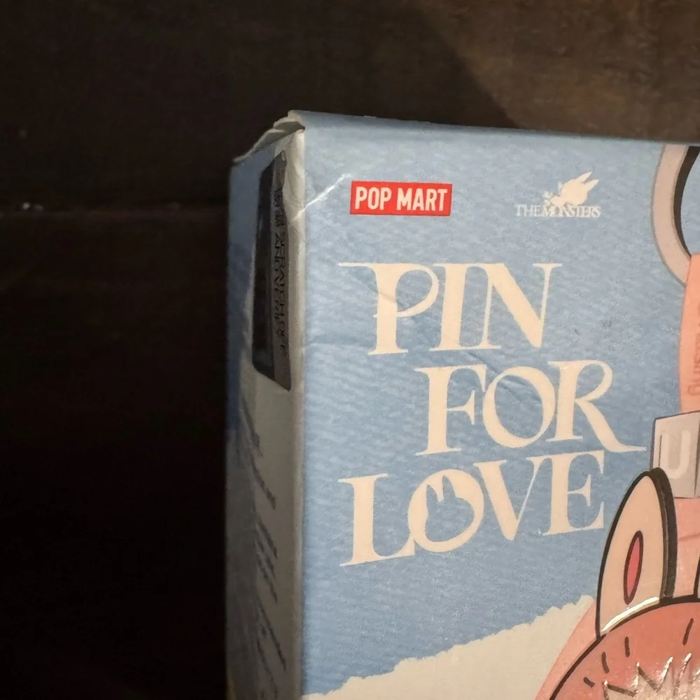 Pop Mart Labubu Pin For Love Keychain - X - Red - Picture 6 of 8